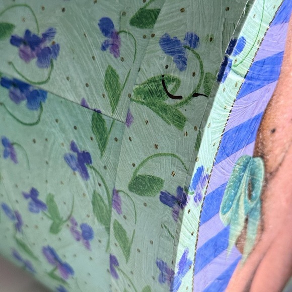 Lindy Bowman 8in Easter rabbit box W/ Lid Green Lilac Egg Shape T65 - Picture 4 of 10